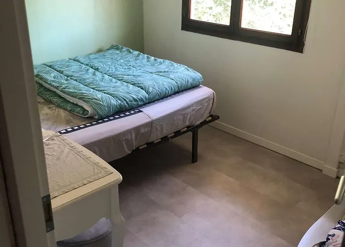 Maison Climatisee Avec Jardin Arbore, 3 Chambres, Wifi - Proche Et Commerces - Fr-1-701-84 Nyaraló